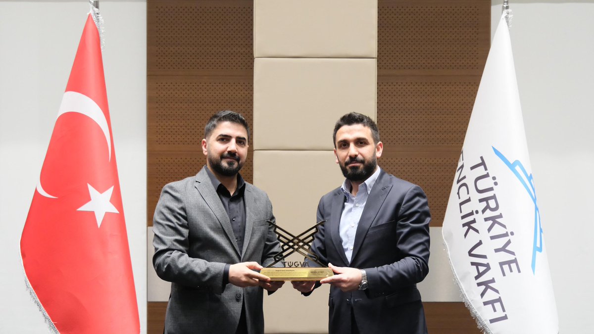 Mehmet İsa Deniz (@misa_deniz) on Twitter photo TÜGVA Genel Başkanımız Sn. <a href="/ibrahim_besinci/">İbrahim Beşinci</a> ’nin şahsıma takdim ettiği plaket, emeklerimizin takdir edildiğini hissettiren anlamlı bir hatıra oldu.
Nazik takdirleri ve destekleri için şükranlarımı sunuyorum.
Bu değerli emanet, daha nice güzel çalışmalara vesile olacak inşallah. TÜGVA Genel Başkanımız Sn. <a href="/ibrahim_besinci/">İbrahim Beşinci</a> ’nin şahsıma takdim ettiği plaket, emeklerimizin takdir edildiğini hissettiren anlamlı bir hatıra oldu.
Nazik takdirleri ve destekleri için şükranlarımı sunuyorum.
Bu değerli emanet, daha nice güzel çalışmalara vesile olacak inşallah.