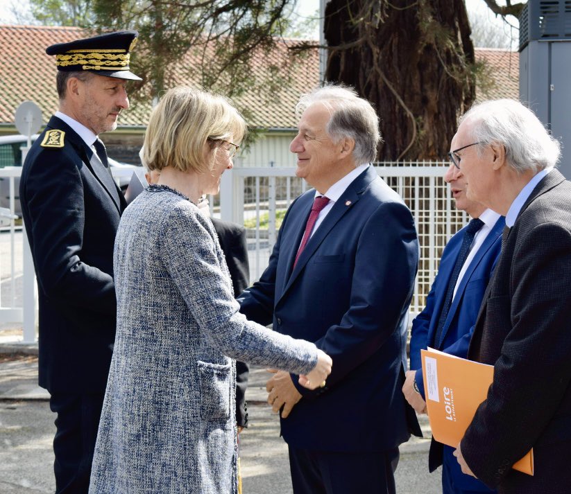 DinoCinieri's tweet photo. Ravi d��avoir représenté l’@auvergnerhalpes et @Pannekouckefabr aux côtés de @jacquesblanche5, pour la visite des entreprises #Atomelec et #Obut par la Ministre @VeroLouwagie avec @SylvieBonnet_42, @EmmanuelMandon, @pjrochette, @GeorgesZiegler et @LardonEric notamment. (1/3) https://t.co/fCfAkySiad