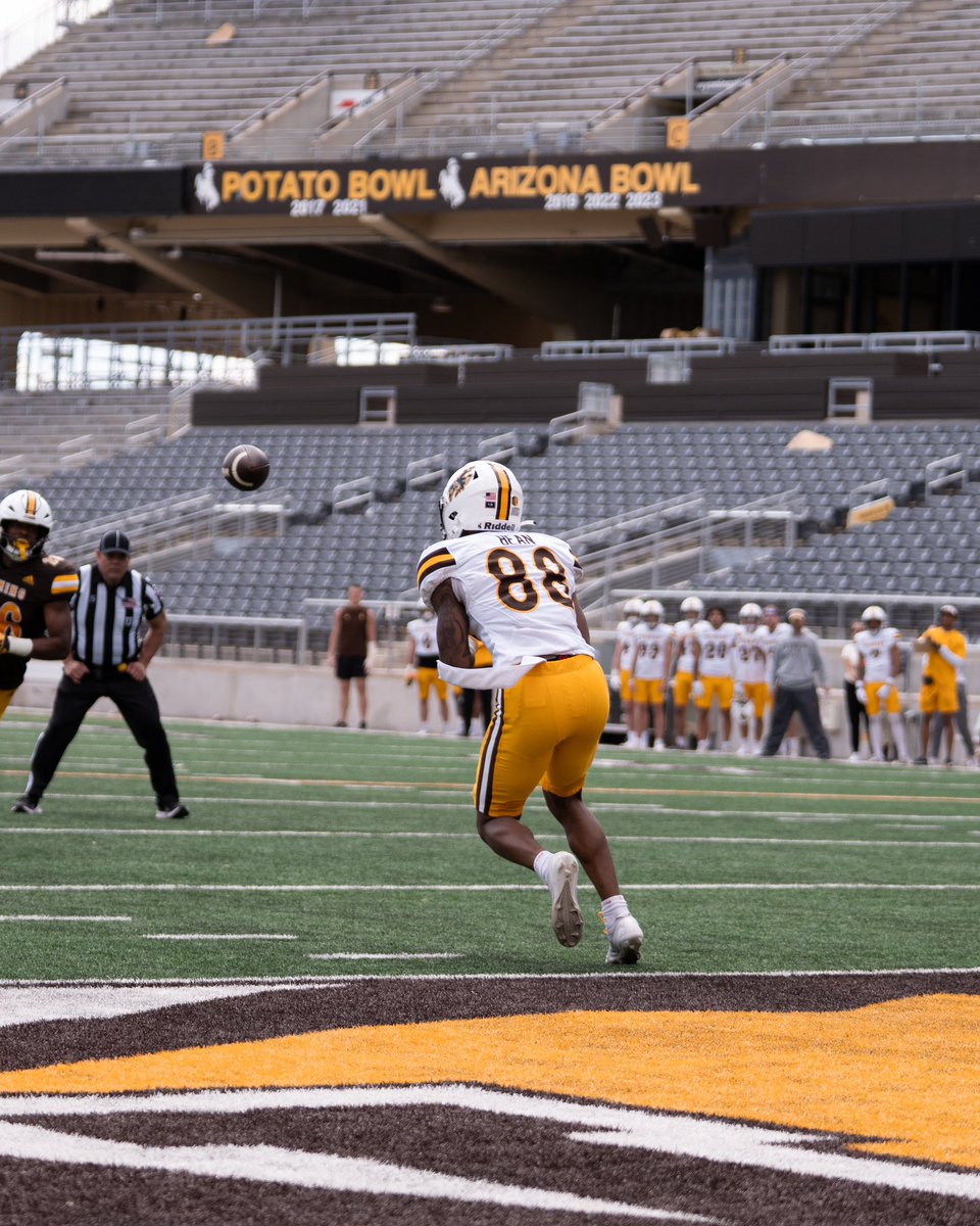 Wyoming Cowboy Football tweet media