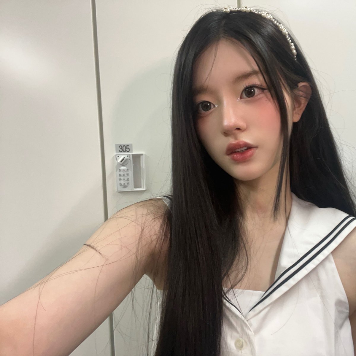 aku pilih madu
manis kayak kamu
ji ro lu 
i tell my friends about you
tapi tunggu dulu