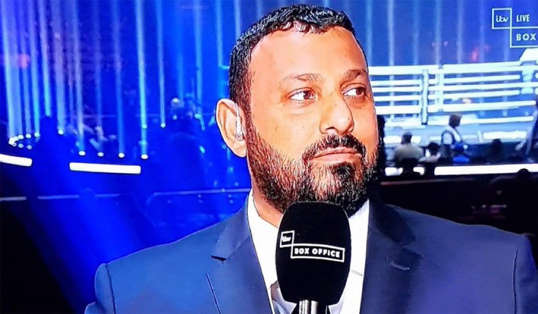 Rich_RS_Boxing's tweet image. What the interview should look like after @ChrisEubankJr smashes Benn tonight with @ChrisEubank by his side 👀

Benn it’s time 😂

#EubankBenn #EubankJrBenn #EubankVsBenn #FatalFury