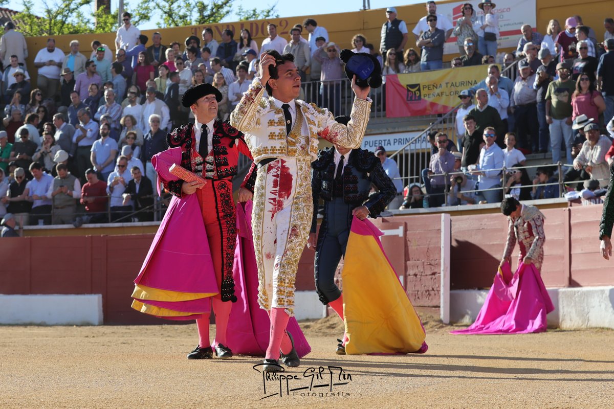 mundotoro.com (@mundotorocom) on Twitter photo 🔴Cuadri pone la bravura y Juan de Castilla el toreo en una corrida ‘made in’ 3 Puyazos
✍️Por Javier Jiménez (<a href="/JavierJimenezMT/">Javier Jiménez 🇪🇸</a>)
#Noticiasdetoros #Noticiastaurinas #Tauromaquia <a href="/JuandeCastilla/">Juan de Castilla</a>
mundotoro.com/noticia/juan-d… 🔴Cuadri pone la bravura y Juan de Castilla el toreo en una corrida ‘made in’ 3 Puyazos
✍️Por Javier Jiménez (<a href="/JavierJimenezMT/">Javier Jiménez 🇪🇸</a>)
#Noticiasdetoros #Noticiastaurinas #Tauromaquia <a href="/JuandeCastilla/">Juan de Castilla</a>
mundotoro.com/noticia/juan-d…