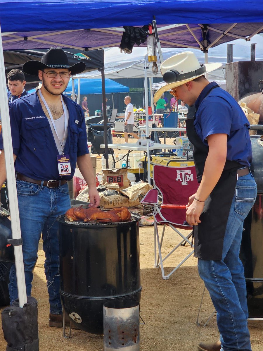 SAVeteransHS's tweet photo. 🔥 Our Patriot Pitmasters are bringing the heat in Granite Shoals! Proud of their hard work & the coaches guiding them every step! 💪🍽️ #PatriotNation #ILIF #HSBBQ #1Team1Family https://t.co/YCP60VtlDf