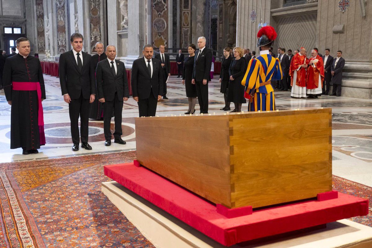 At the Vatican, President Nechirvan Barzani bids farewell to His Holiness Pope Francis, conveying his respect and appreciation.