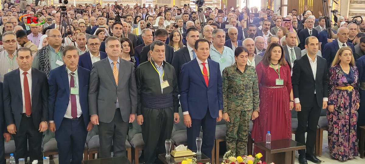 In #Qamishlo hat heute die
Konferenz zur kurdischen Einheit und zum gemeinsamen Standpunkt in Rojava stattgefunden. Ein historischer Meilenstein in der Widerstandsgeschichte der Kurd*innen. 

Bijî Kurdistan!