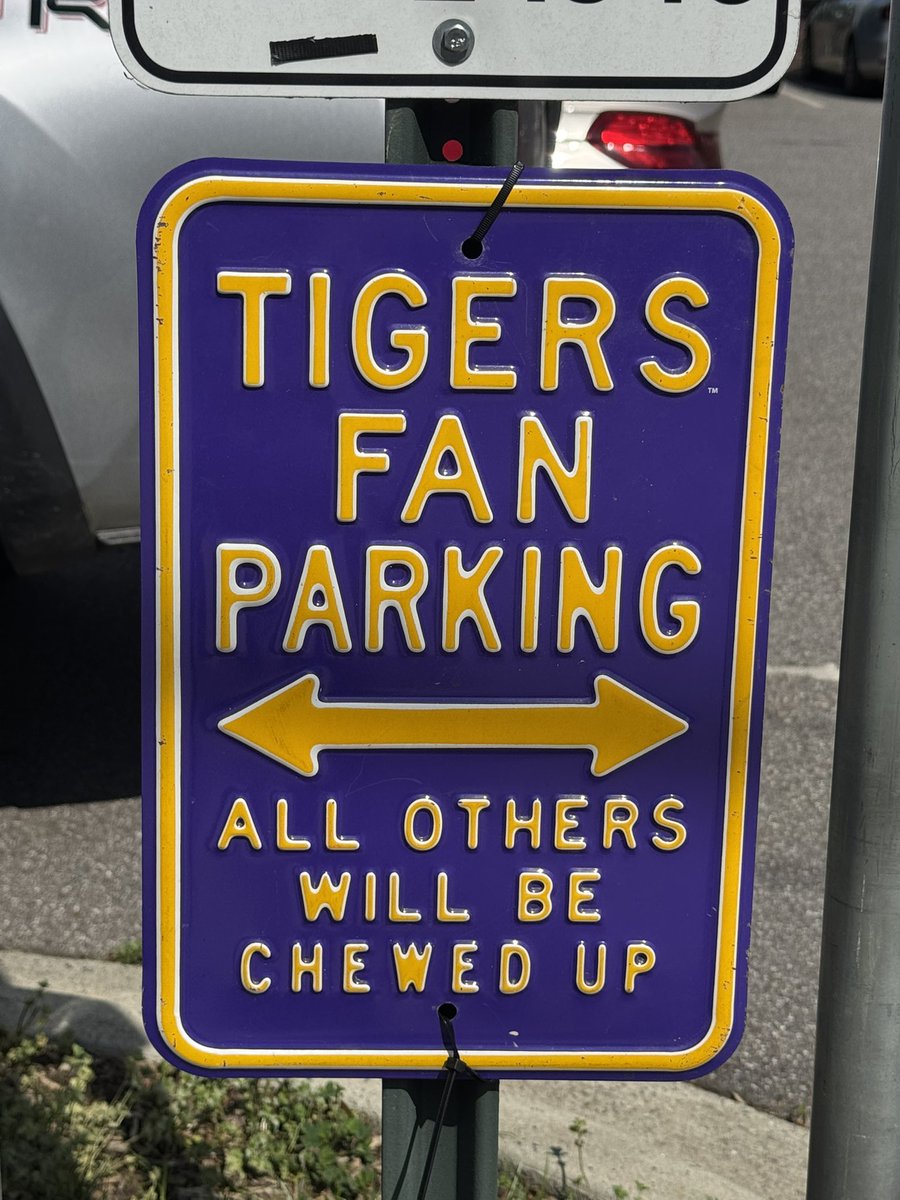 TheLSUTigerPoet's tweet image. #thelsutigerpoet #playneck #lsutiger