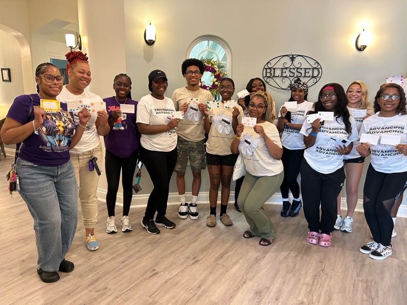 HALOPVAMU's tweet image. Halo had a wonderful time at Village Green Memory Care Community Center, playing bingo, assisting with meals, and baking sweet treats together. Thank you to everyone who made this day so special! 💙💚

#pvamu28 #pvamu25 #pvamu26 #pvamu27 #pvamu #halopvamu #beahalo🌎