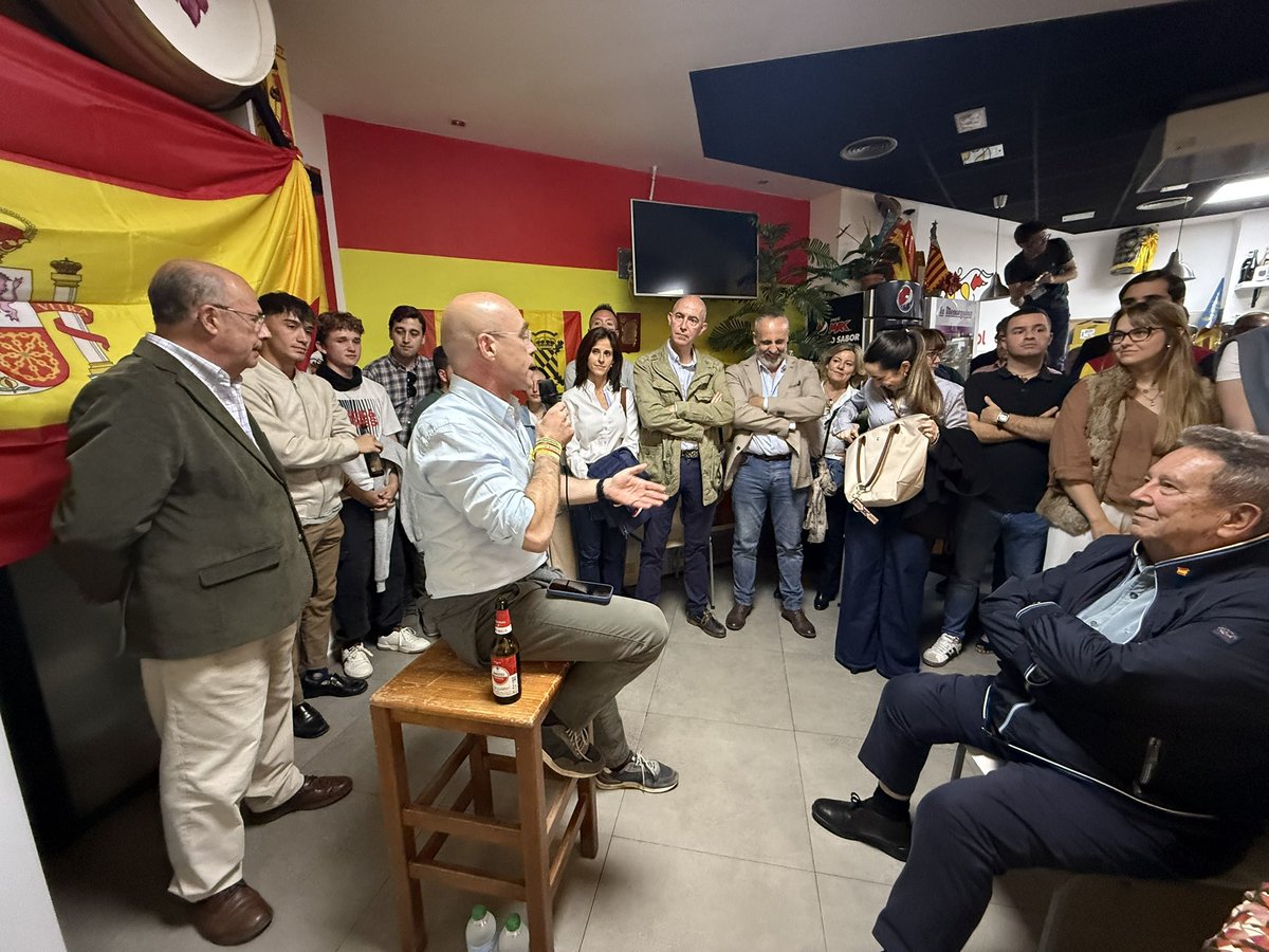 VOX Valencia tweet media