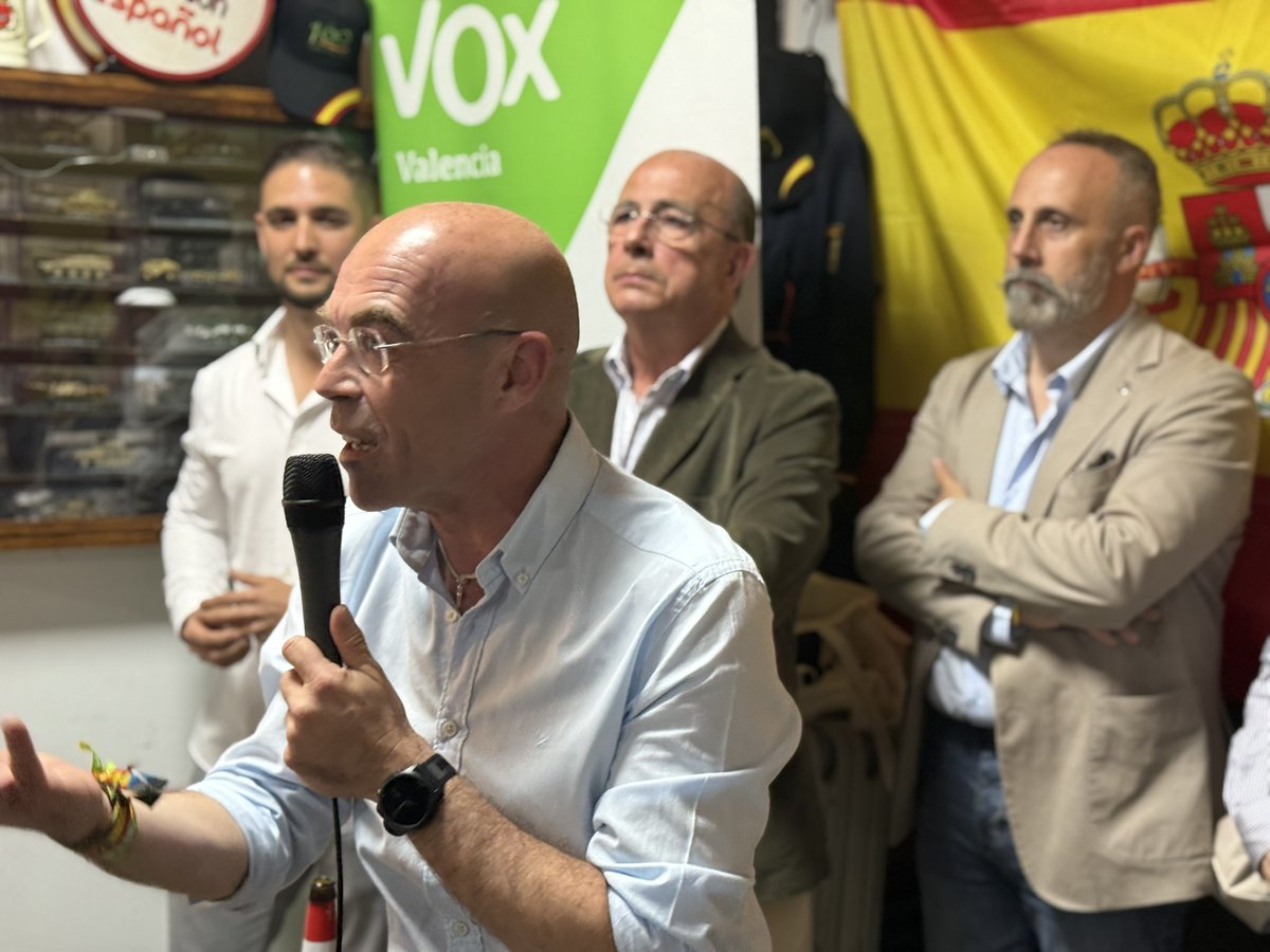 VOX Valencia tweet media