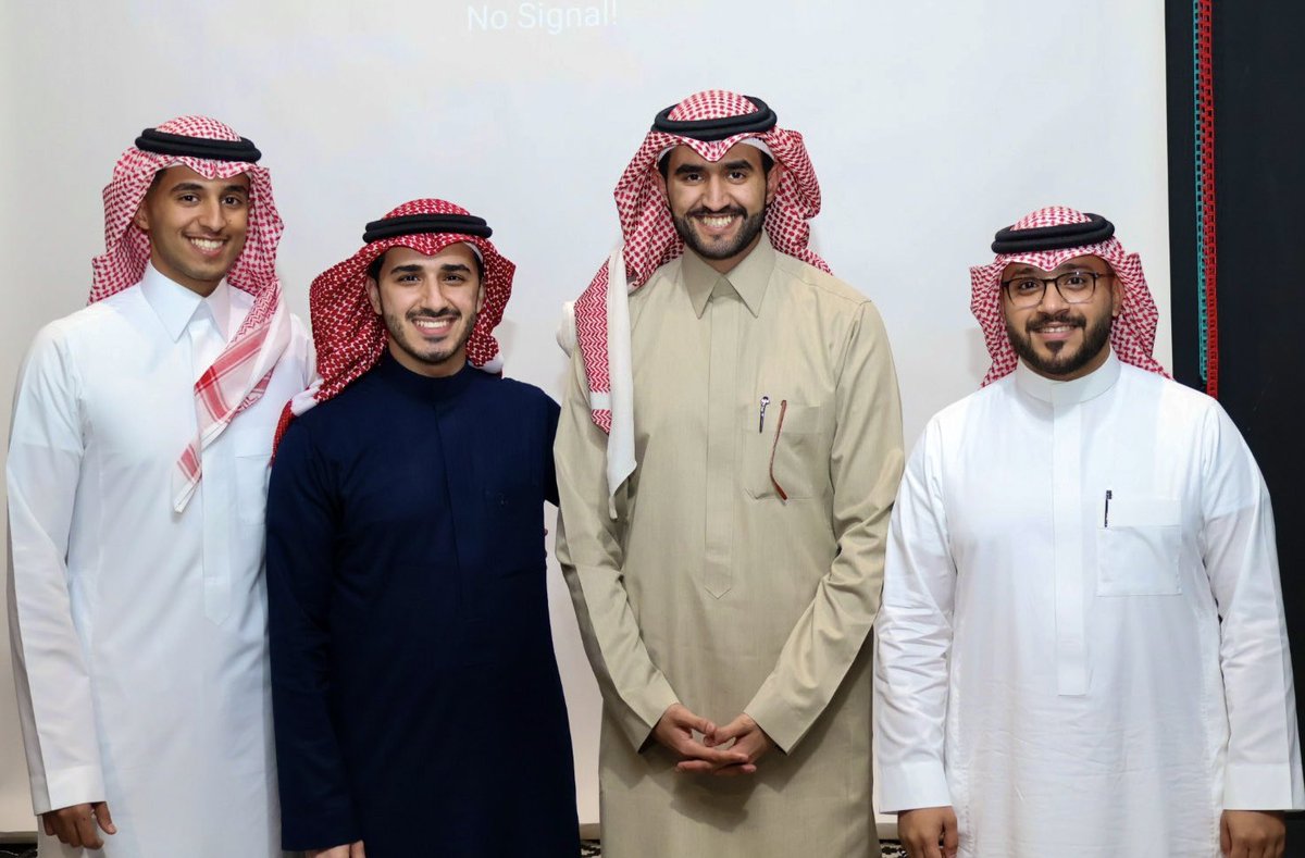 rami1v's tweet photo. بفضل الله 💙

اختتمنا مبادرة مسيرة وسط حضور مُلهم وطاقة جميلة

نأمل أن تكون كل فكرة طُرحت، وكل قصة رُويت، قد أحدثت فرقًا في بداية مسيرة جديدة لكل من حضر

كانت البداية، ونطمح أن تكون شرارة لسلسلة قادمة تصنع أثرًا حقيقيًا ، شكرًا لكل من آمن بالفكرة ، شارك، دعم ،حضر

والقادم أفضل 🚀 https://t.co/czUjU89zDU