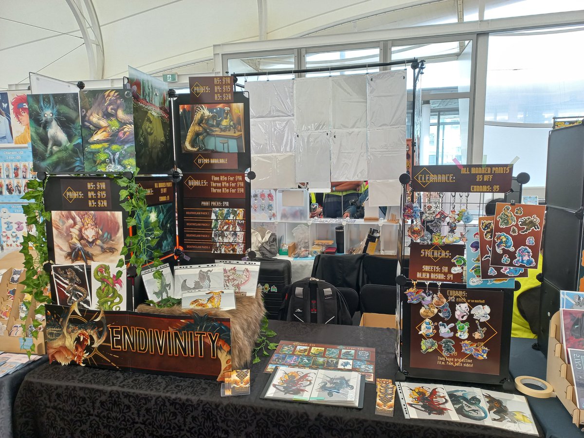 Endivinity's tweet image. come to my table at overload i got:
- uhhhhhh
- haunted eftpos machine
