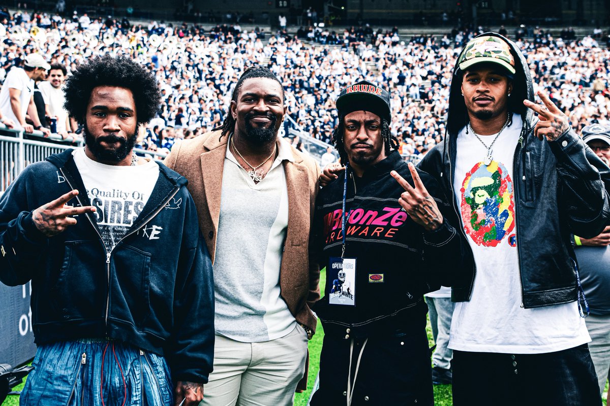 The boys are back in town📍

#WeAre x #MadeInHappyValley