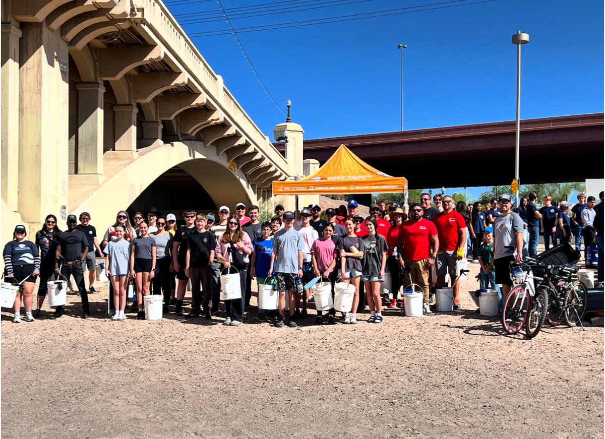 keeptempebtfl's tweet image. 🌎 Earth Month Finale Cleanup at Tempe Town Lake! 🌿

This Saturday, April 26th, Keep Tempe Beautiful wrapped up our Earth Month celebration with an amazing final cleanup at Tempe Town Lake — and what a way to finish strong!

💪 Our Impact:
•264 volunteers
•319 hours of…