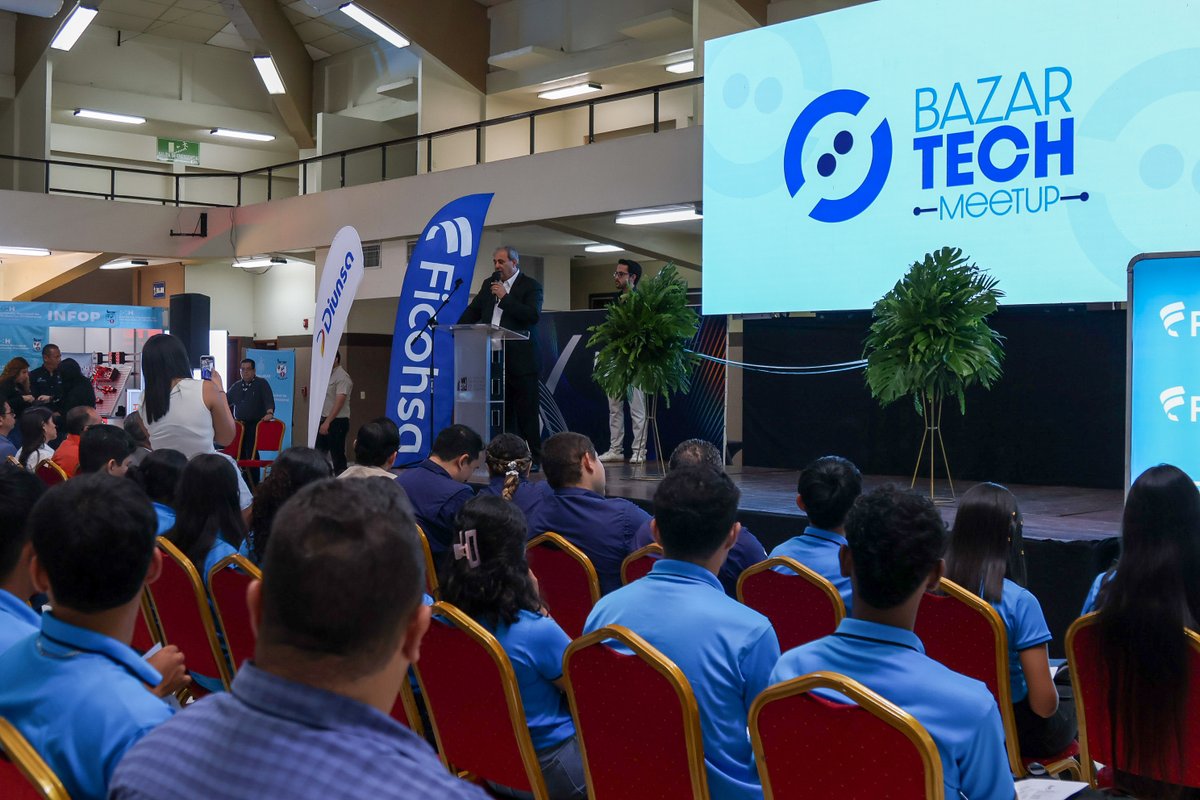 BazarDelSabado1's tweet photo. ¡Ya dimos inicio al #BazarTech!
Ven y descubre a los emprendedores que están transformando ideas en innovación.

Apoya el talento y lleva la tecnología a otro nivel, abierto hasta las 7:00 pm

#emprendedores #tech #CCIC https://t.co/fG858TRap9