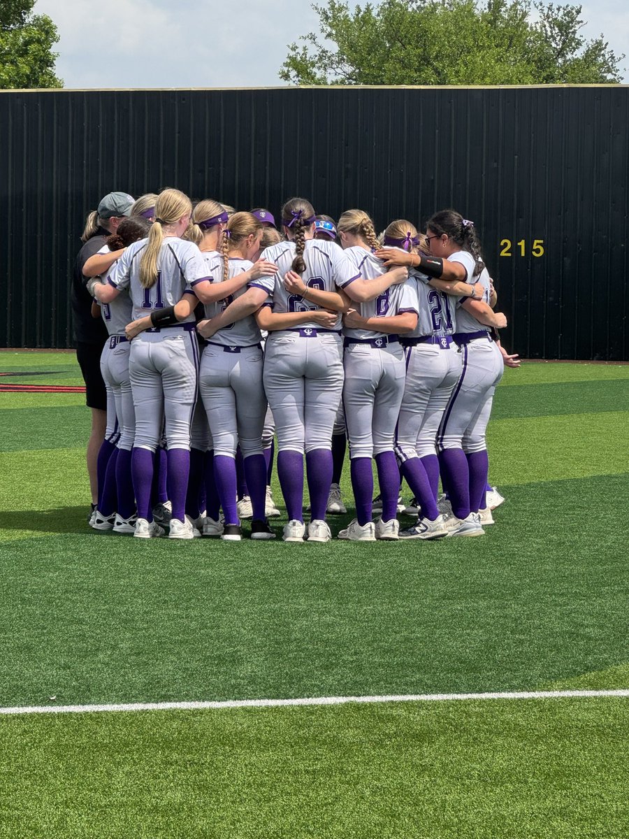 TimberCreekSB's tweet image. Falcons fall to the Eagles in game 3.
Lake Ridge takes the series 2-1.
We are so proud of this team and a special thank you to this incredible group of seniors 💜
#ForeverFalcons