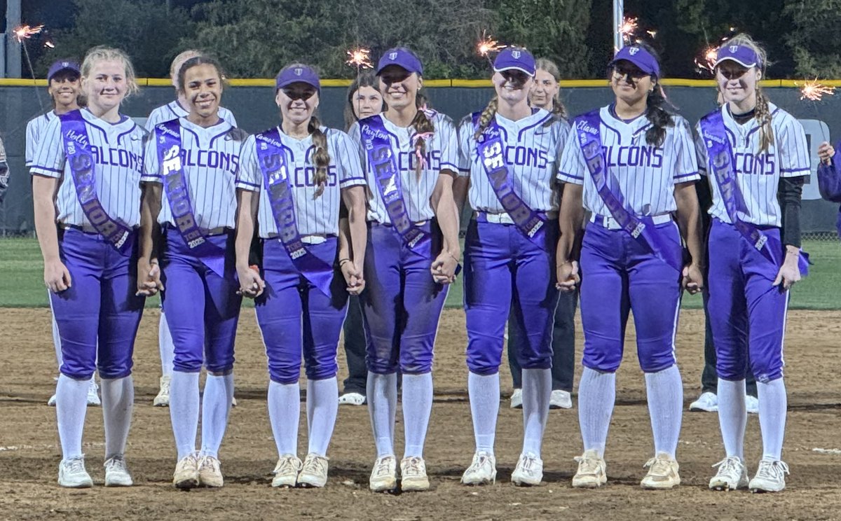 TimberCreekSB's tweet image. Falcons fall to the Eagles in game 3.
Lake Ridge takes the series 2-1.
We are so proud of this team and a special thank you to this incredible group of seniors 💜
#ForeverFalcons