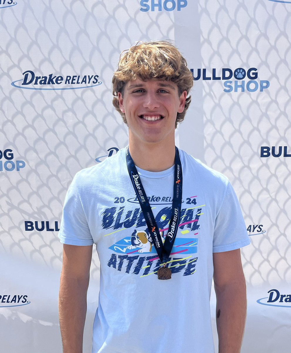 justinhazard6's tweet photo. Drake Relays 

Dewald hits a PR in the 400 hurdles with a time of 53.29!!

Finishing 5th out of ALL CLASSES  in Iowa 💪 https://t.co/ZWApGZ05xz