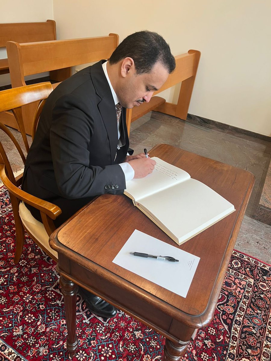 Le C.D a.i,<a href="/BadrAlgothami/">بدر بن خالد القثامي</a> ,a présenté ses sincères condoléances à la Nonciature apostolique , suite au décès de Sa Sainteté le Pape François, en hommage à son engagement en faveur de la paix, de la justice et du dialogue interreligieux.
#Vatican #Vaticano #الفاتيكان