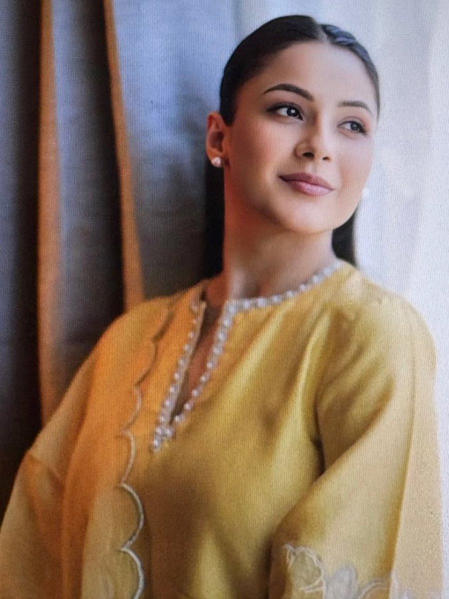 You have no idea how many people smile because of you,how many hearts you’ve lifted just by being yourself. You are quietly, beautifully.and endlessly Amazing #SHEHNAAZGILL 
#IkkKudiShehnaazGill
#EvilEyesOffShehnaaz