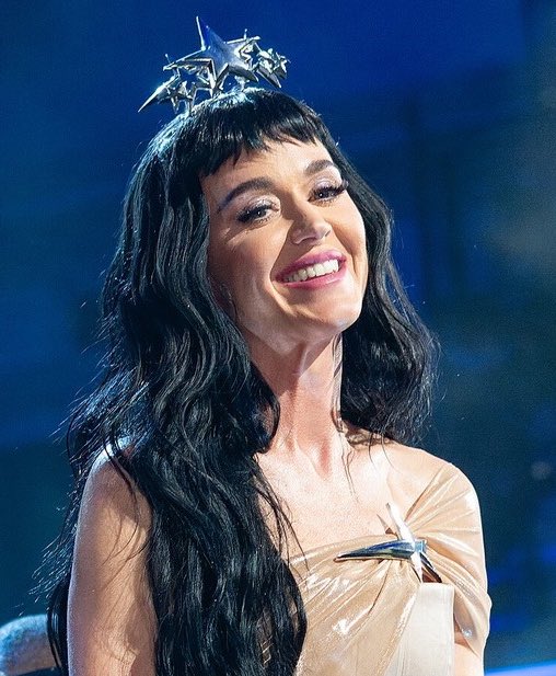 JLOTIME's tweet photo. I’ll never understand the hate these two beautiful souls receive🥹 I will stand for both of them no matter what! JLovers, let’s show @katyperry some love and show the KatyCats we are here. https://t.co/rUrTUwrtPB