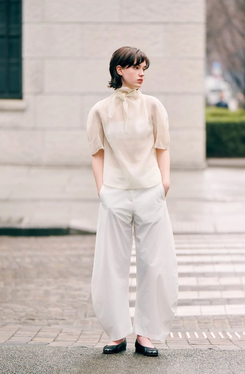 SPUR_magazine's tweet photo. スタイリスト #小笠原夏未 が選ぶ、 #AMOMENTO(#アモーメント)のアイテム12選
シンプルな中にほどよいひねりをきかせたデザインで、モードラバーに人気のソウル発ブランドAMOMENTO(アモーメント)。
https://t.co/xBDu95yWG7 https://t.co/CofODXYR7o