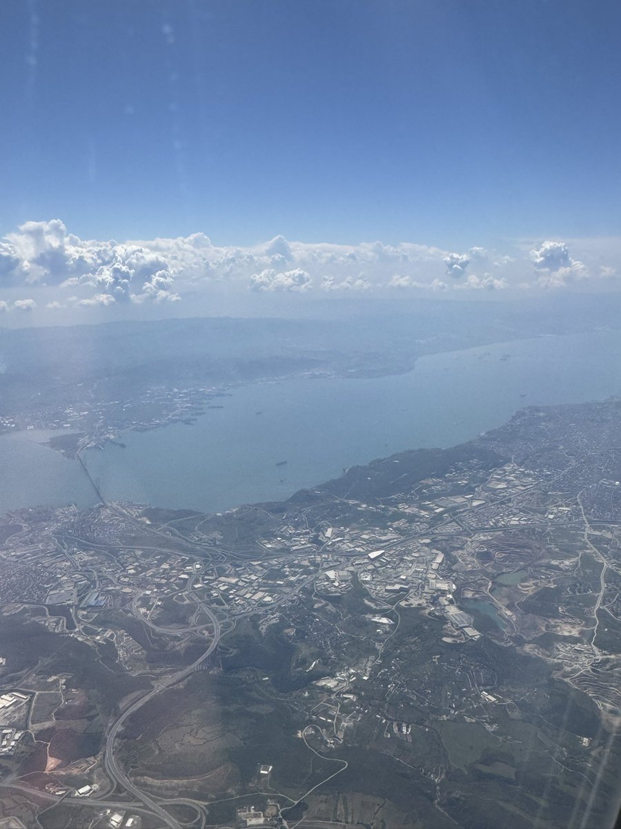 İstanbul Mega Kent. 
Her taraf yapı. 
En az %15 i deprem afetine dayanıksız. 
Hangilerinin yetersiz olduğu belirlenip önlem alınabilir!  

Ülkemizi toptan etkileyecek Afet zararlarını azaltmak hepimizin görevi. İstanbul Çok çok  önemli. Azami dikkat.