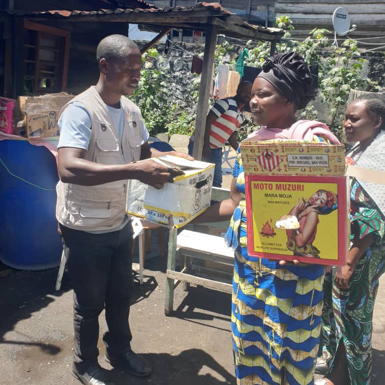 afiamama's tweet photo. #Goma
26.05.2025
Nous avons contribué à la distribution #poussins aux femmes cheffes de ménages et quelques hommes.
En collaboration avec le groupes #AVEC d’Akurah network que nous accompagnons pour #sécurité_alimentaire en ce temps de crise humanitaire
@FAORDCongo @annytenga https://t.co/eQ2fGRyP6n