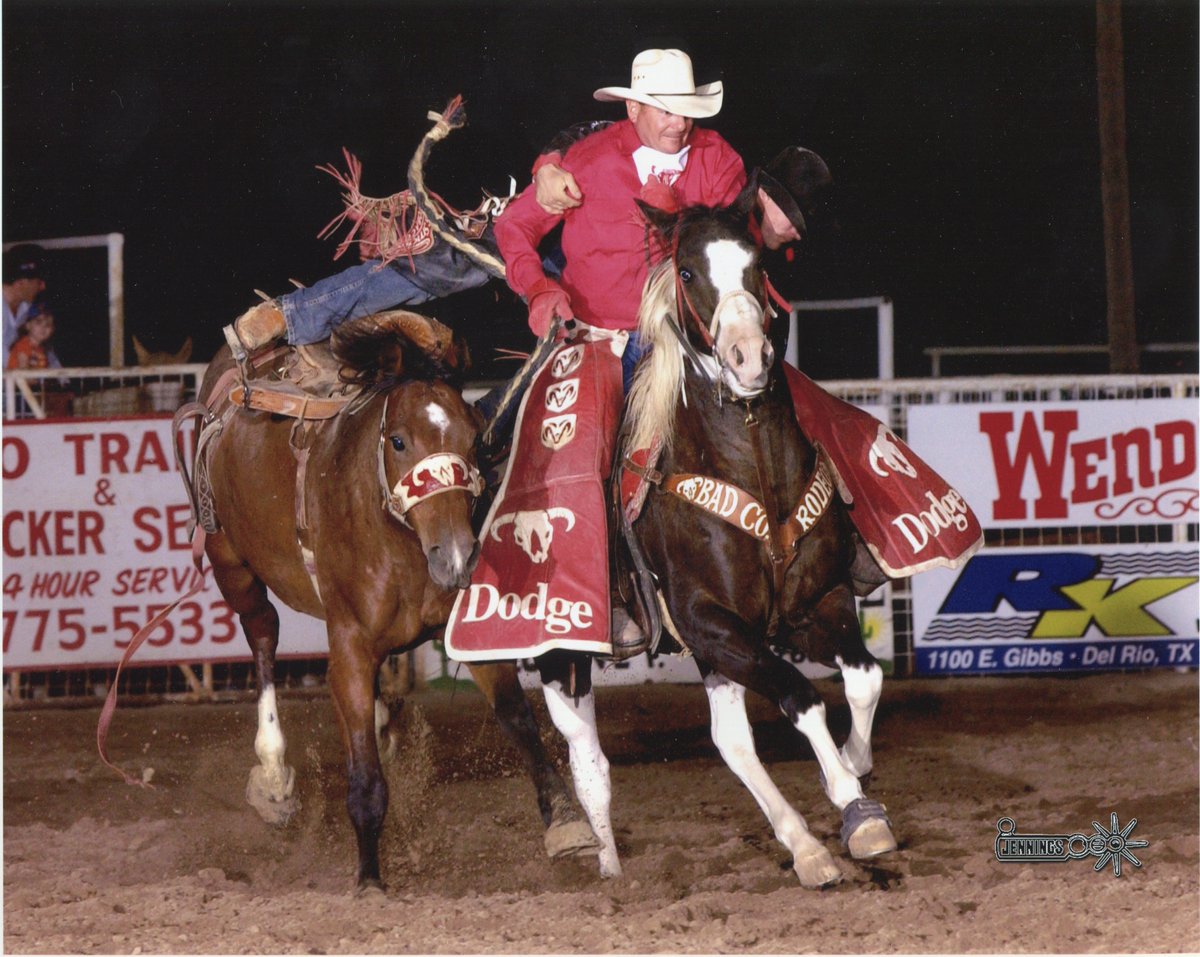 badcorodeo's tweet image. Not only was Mack an accomplished competitor, but he was very handy as a Pick Up Man also.  Here he is assisting Jesse Bail following a ride at the Da'le Gas Pro Rodeo in Del Rio.  (photo - Jennings Rodeo Photography)