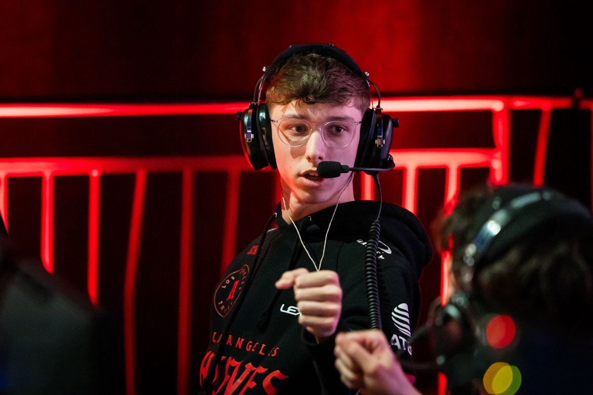 LAThieves's tweet image. Kicking things off with the HP win.