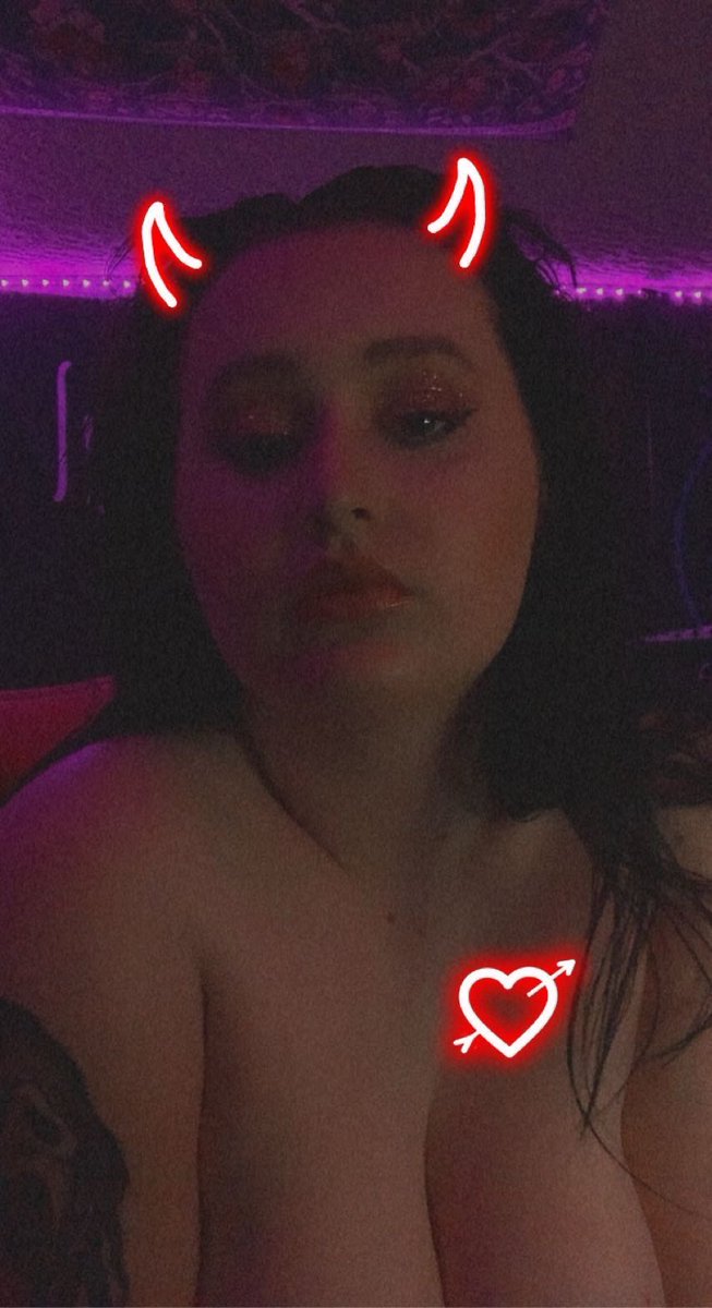 Kitten647OF's tweet photo. Hi hunny 😘 come check out my page😉
First 50 subs free for limited time only 😘 https://t.co/VxygbH0K0U