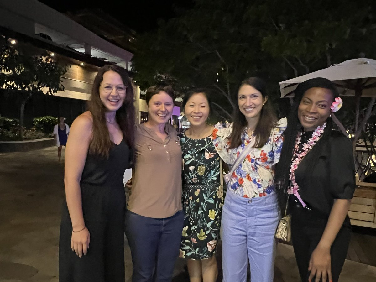 Sensational NICU fellows <a href="/StanfordNeo/">Stanford Neonatology</a> sharing their knowledge and aloha <a href="/PASMeeting/">Pediatric Academic Societies</a> #PAS2025
