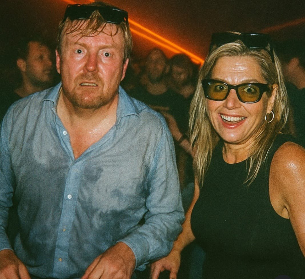 "Duro"

Por comentarios sobre la foto del Rey de Holanda y Máxima, durante los festejos por el Día del Rey.