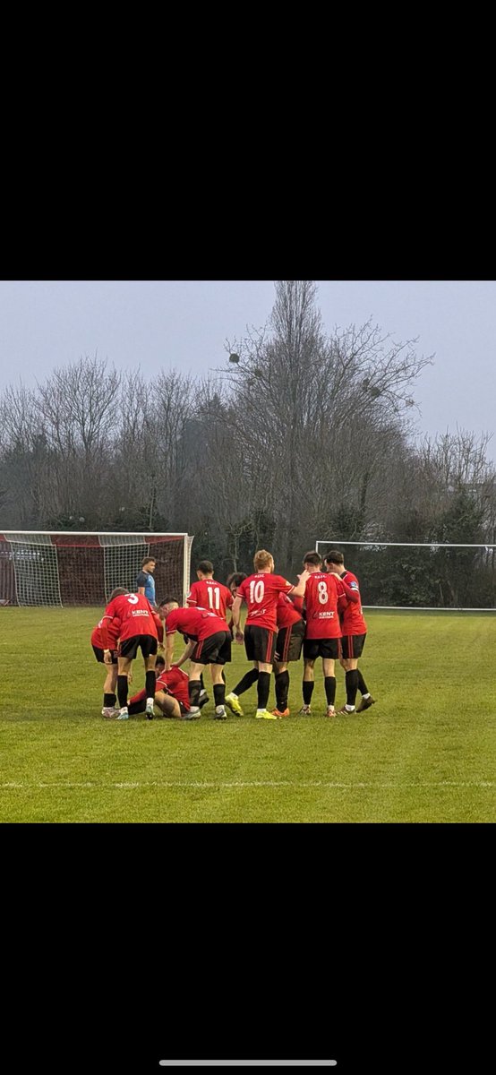 Season done… ⚽️
Want to thank everyone involved with <a href="/Rochesterutdfc/">Rochester United FC</a> for a top season. A great club, a great group of lads and a season that could have ended with so much more❤️
On a personal note buzzing to have won the <a href="/SCEFLeague/">Presence & Co. SCEFL League</a> Golden boot 🏅

Summer here we go then 🍻