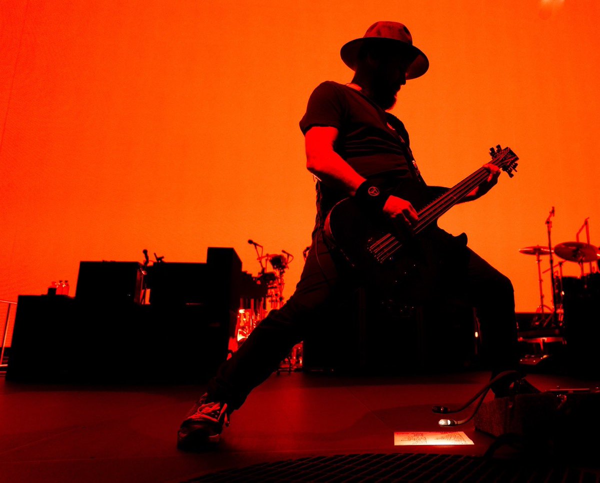 PearlJam's tweet image. Who’s ready for night 2?

📸: Geoff Whitman