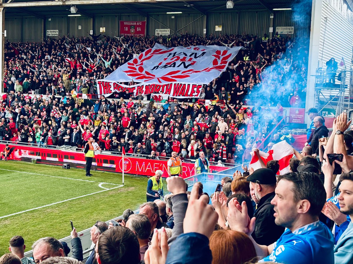 countyscarf's tweet photo. Two great clubs. Two great fanbases. Two proper grounds full of atmosphere. Two sets of fans who donated thousands of pounds to their clubs in their darkest hours.

26 years in non-league combined. Both making hay while the sun shines. I’ll happily say congrats to Wrexham. https://t.co/bPPVyO5t7q