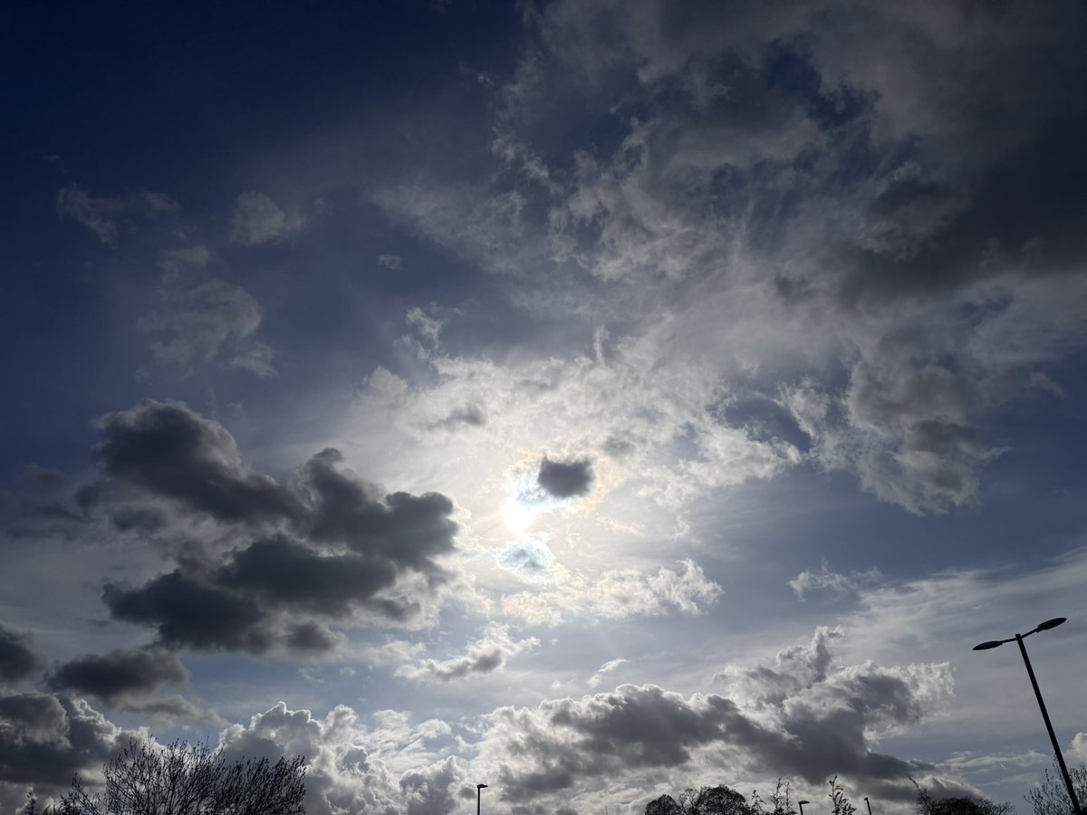 d_caseyx's tweet photo. My hometown is pretty cool🌙🥰✨🧛🏻♀️
#HomeTown #Dorking #Denbies #Clouds #Streetphotography #photography #iphone15 #countrysideblues https://t.co/Rdr9ACIVHJ