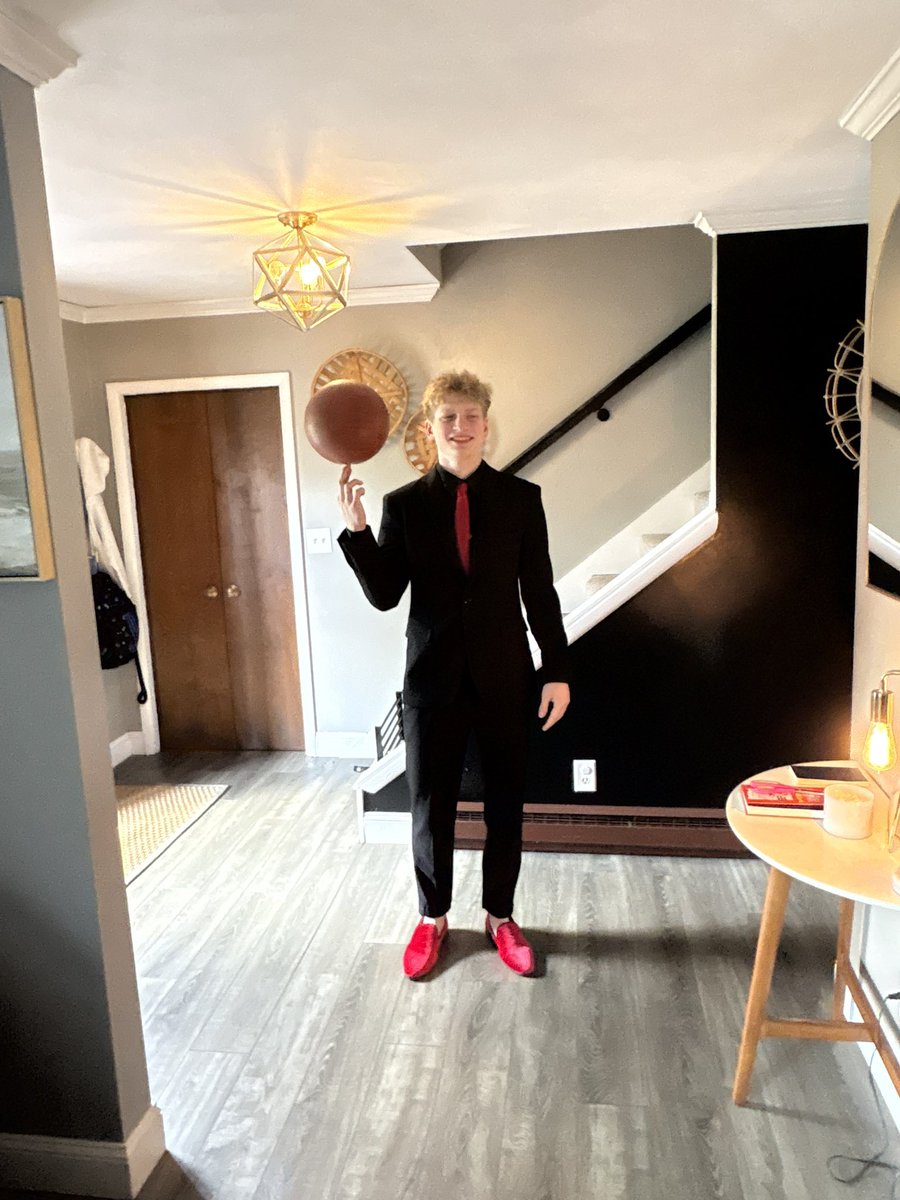 MrFlatter20's tweet photo. #prom2025 https://t.co/eSpkmQypTu