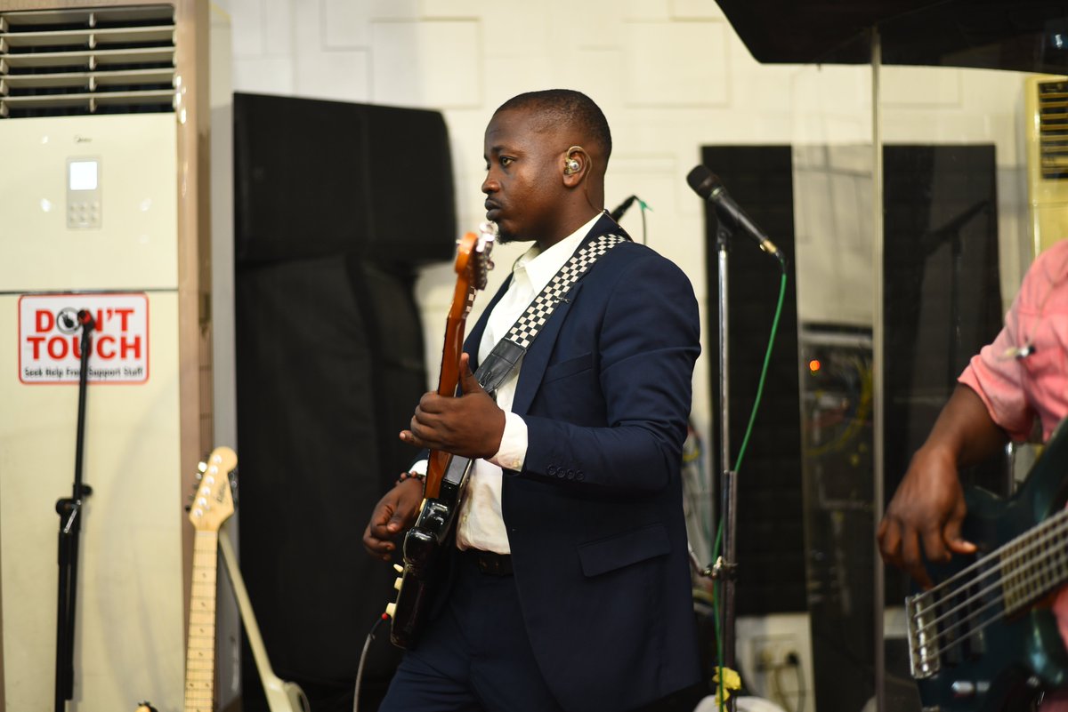 jsp_masha's tweet image. Praise Him with loud cymbals and dance, Praise Him with stringed instruments and organs📯🪘🥁 (Psalms 150: 4)
#stringedinstruments #praisetoJehovah #13hourstogo #praisebeyondborders #rccg