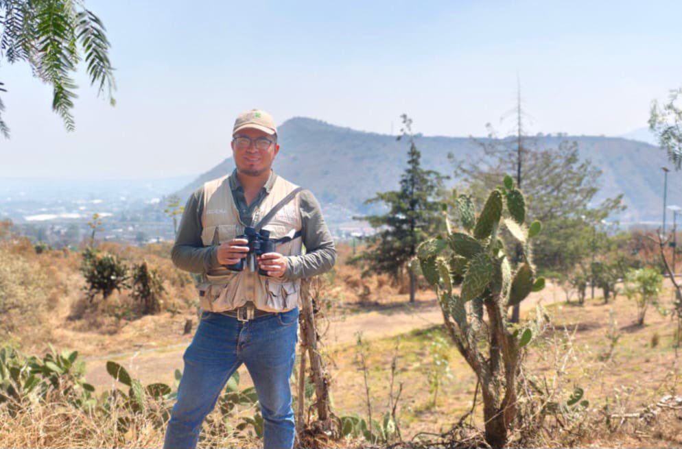 Cult_Amb_CDMX's tweet photo. Como parte del #RetoNaturalista, realizamos un recorrido por #Yautlica, en la #SierraSantaCatarina, para conocer e identificar a los increíbles habitantes del matorral. 🐞 ¡Cada observación suma para cuidar y valorar nuestra biodiversidad! 📸🐝✨❤️‍🔥 #CiudadBiodiversa #CDMX https://t.co/gbZGJOWBqd