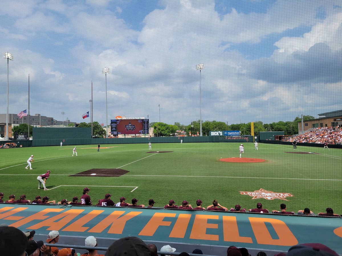_farrelltex_'s tweet photo. It's a beautiful day to beat the Ags 🤘🏼⚾️ #HookEm #OwnTheDisch https://t.co/j2CSz8Y01J