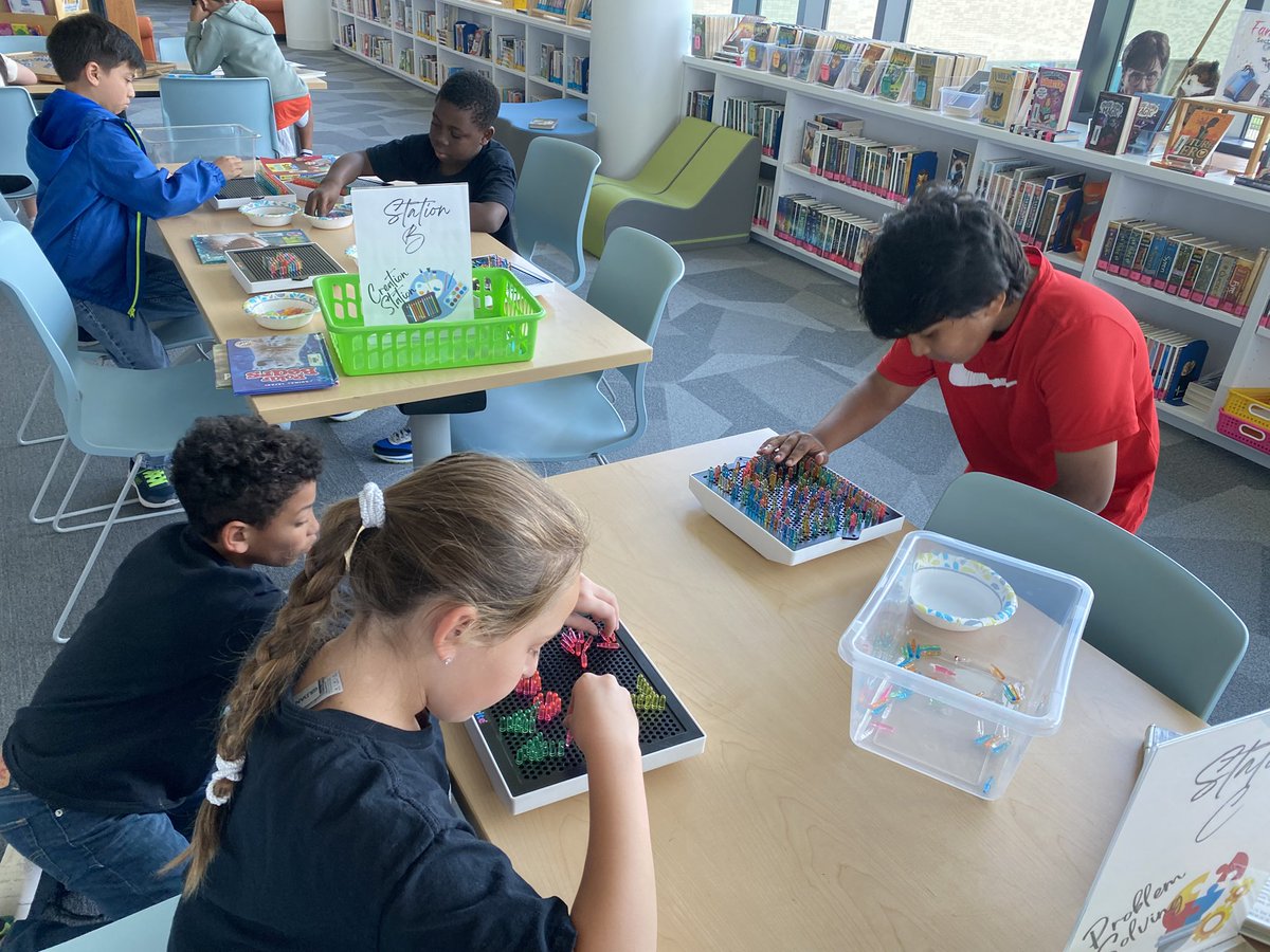 SpoedeLibrary tweet media