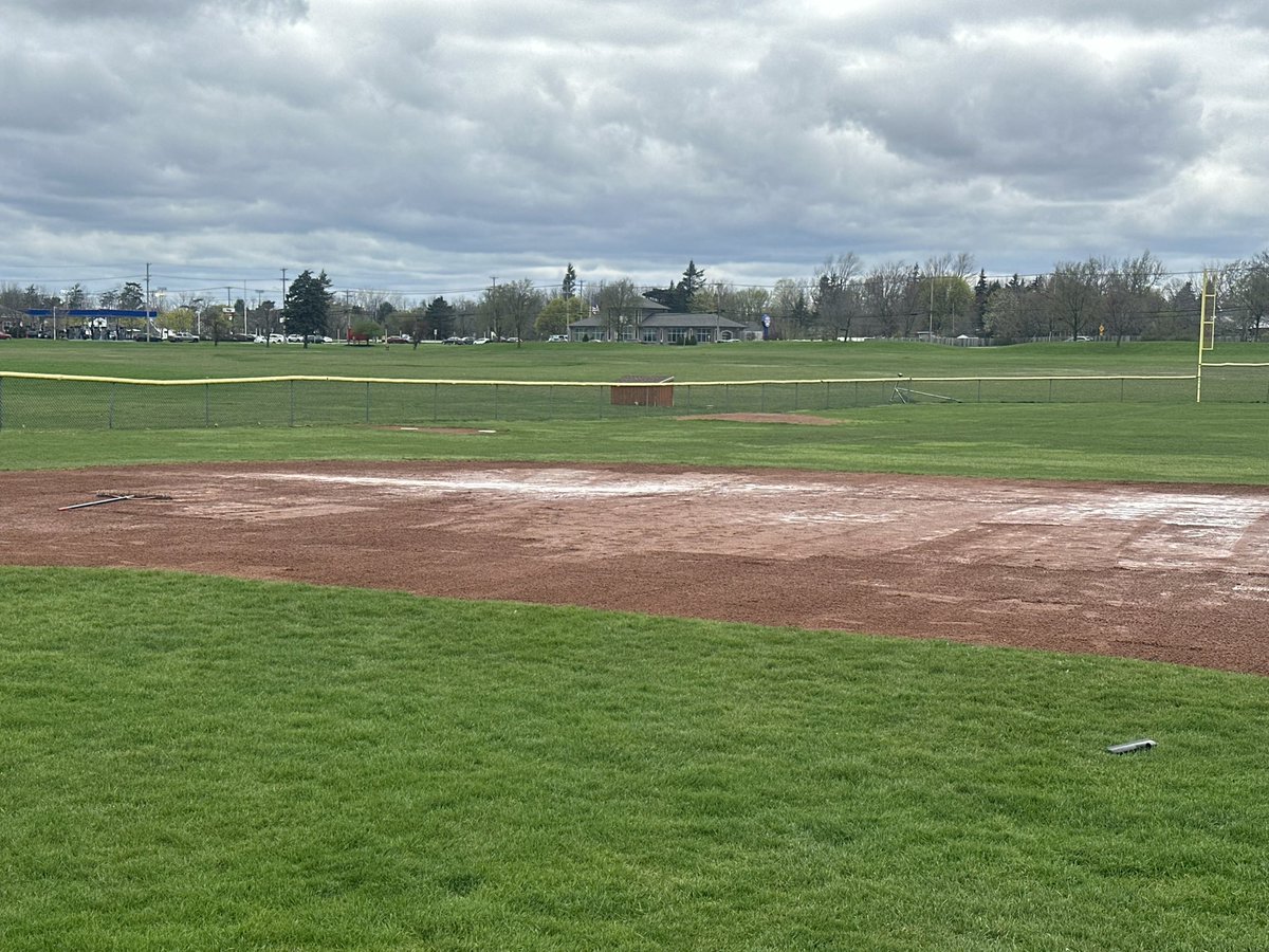 CoachJozTotC's tweet image. Got to throw it back to my younger years and play in the mud a bit today. Now its mother natures turn to finish up. #PunchTheClock #NeverNotWorkin