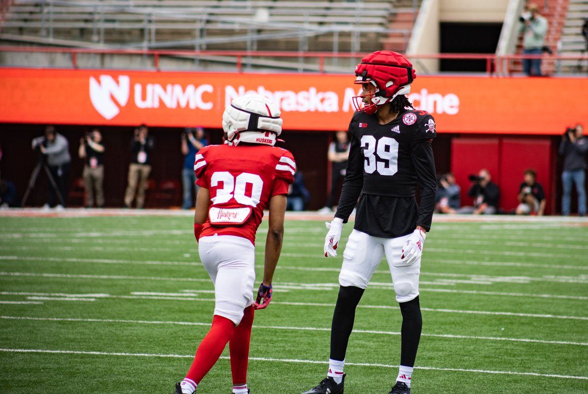 TimVerghese's tweet photo. Good look at freshman CB Bryson Webber 

Came down with an interception in the third down of the spring scrimmage, every bit of the 6-foot-2, 180lbs he's listed at https://t.co/UcSbFewrSd