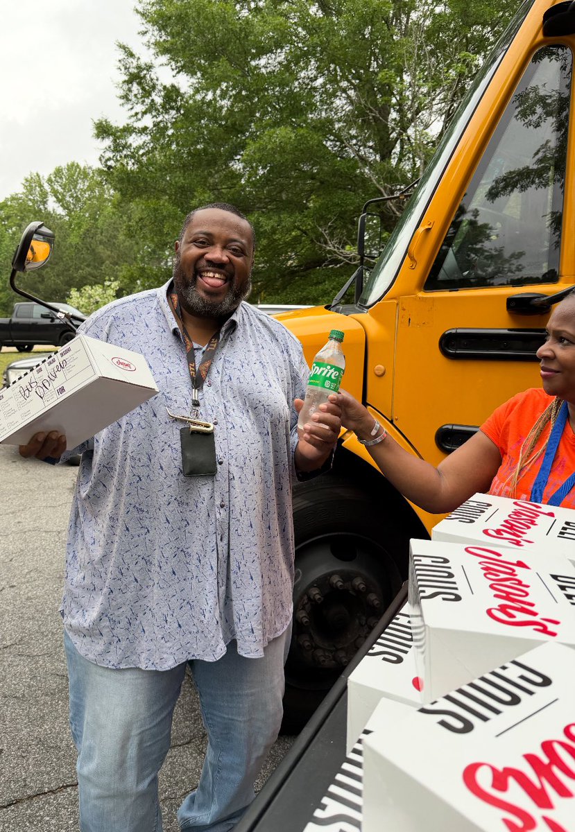 Miles Elementary (@milestigersaps) on Twitter photo <a href="/MilesTigersAPS/">Miles Elementary</a> We celebrated our AMAZING bus drivers this week for Bus 🚌 Driver Appreciation because they do so much to ensure that our scholars and staff are transported safely! <a href="/apsupdate/">ATL Public Schools</a> <a href="/MilesTigersAPS/">Miles Elementary</a> We celebrated our AMAZING bus drivers this week for Bus 🚌 Driver Appreciation because they do so much to ensure that our scholars and staff are transported safely! <a href="/apsupdate/">ATL Public Schools</a>