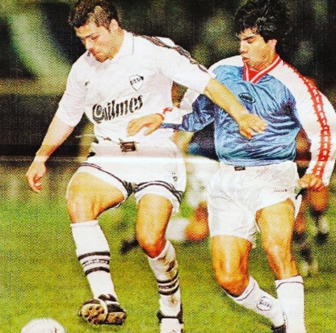 30 de agosto de 1997, Almagro hizo de local frente a Quilmes por la segunda fecha de la Primera B Nacional 1997/98. O eso creemos, ya que el equipo utilizó una camiseta que jamás volvió a verse en cancha.

¿Tienen recuerdos de aquella camiseta?