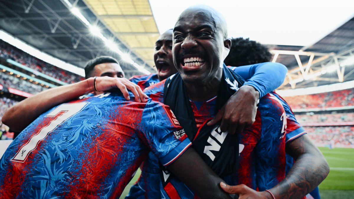 CPFC's tweet photo. The faces of JP 🤪

#CPFC https://t.co/PTwCnD00ZC