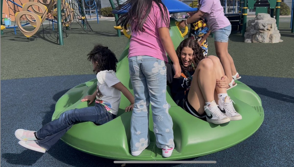 TeaganCaviness's tweet photo. From athlete to mentor — grateful for the amazing opportunity to work in an afterschool program. The kids make every day a blast! 
#FromAthleteToMentor #InspiringYoungMinds #RoleModel 
#GivingBack #LeadershipThroughSports #BuildingDreams
#PositiveImpact #KidsAreTheFuture https://t.co/YWQTaGLiEu