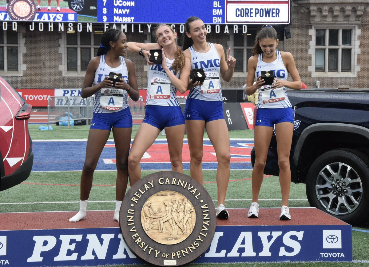 ⌚️out: IMG Academy (Florida) wins the high school girls 4x800 championship in 8:40.51.