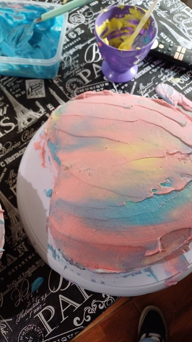 chicas quise hacer una torta tipo LOVER y me quedo una torta SUPER GRIDITO