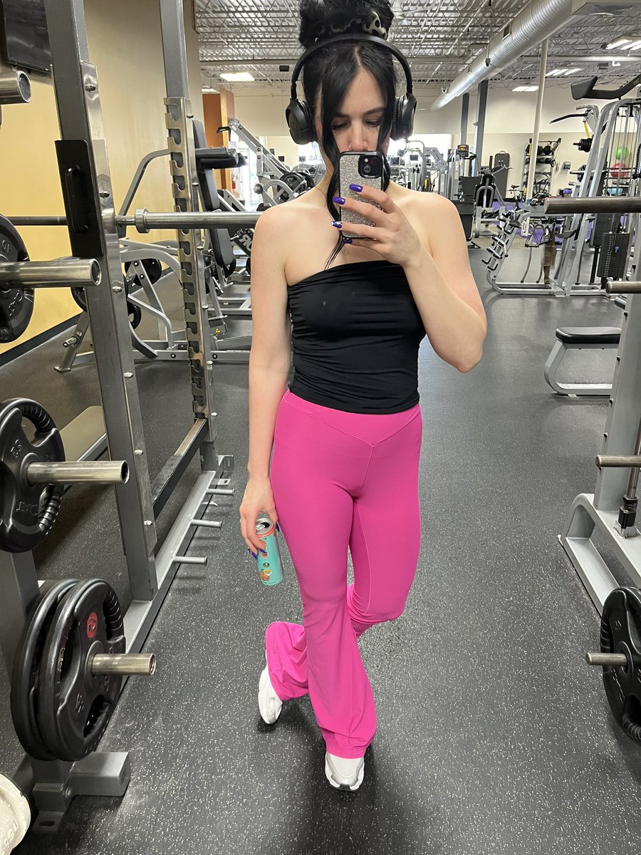 🎶 Why don't we kill the lights?
I'm no good at hiding underneath a sea of tears
Flood pouring through my eyes
I can't even close 'em, I can't even see you clear
And when you're looking in the mirror
Demons may be closer than they may appear 🎶 #NoahCyrus #OOTD